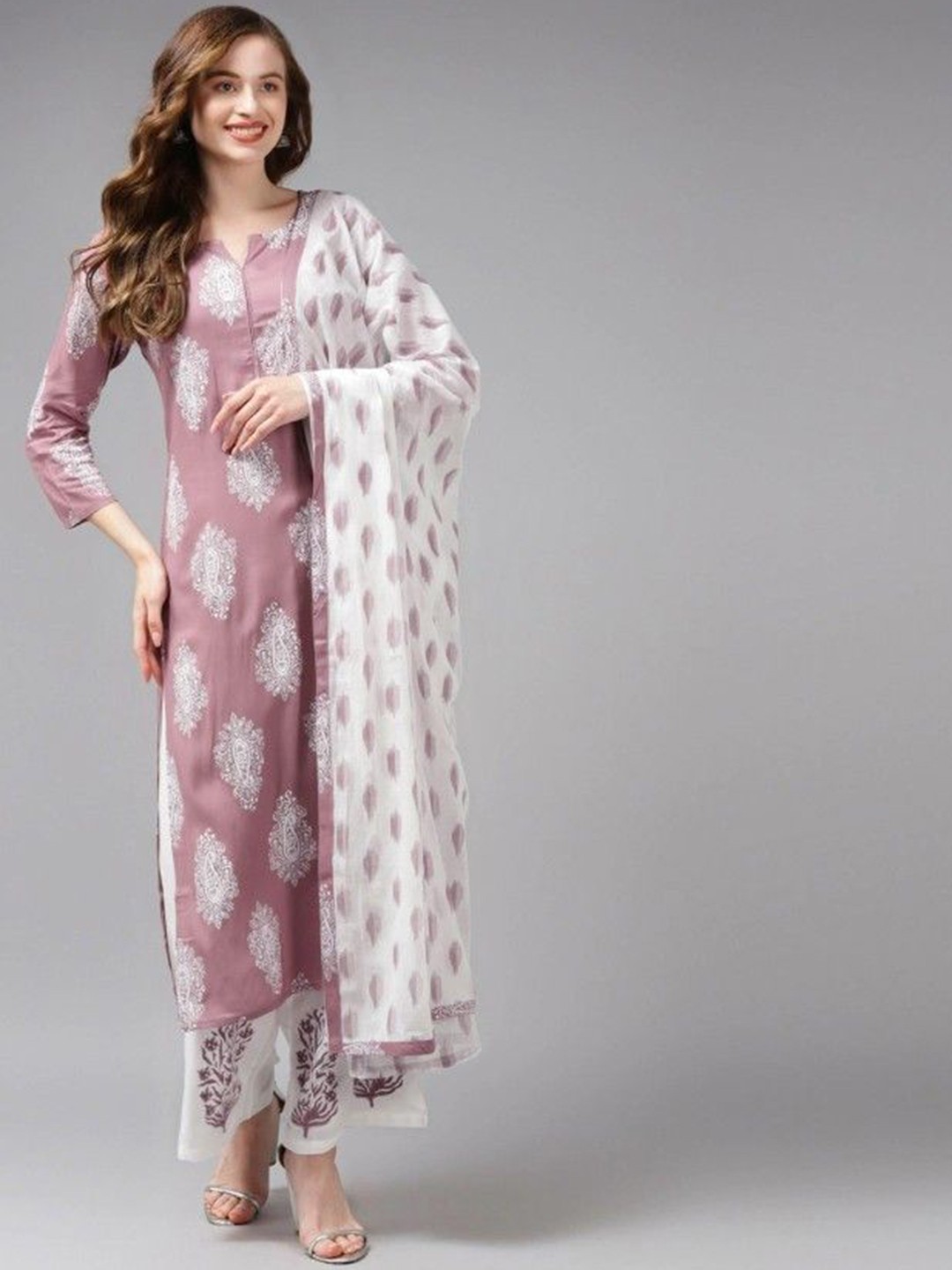 

JAI KURTIES Women Floral Printed Regular Kurta with Trousers & With Dupatta, Peach