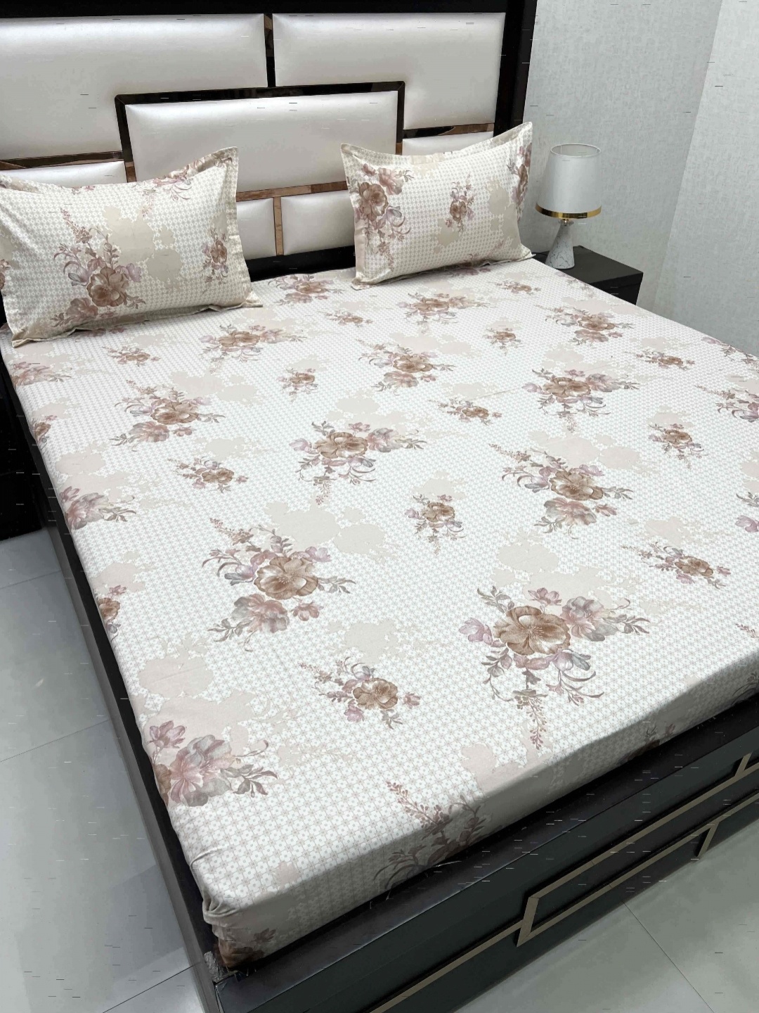 

Pure Decor Brown & White Floral 350 TC Queen Bedsheet with 2 Pillow Covers
