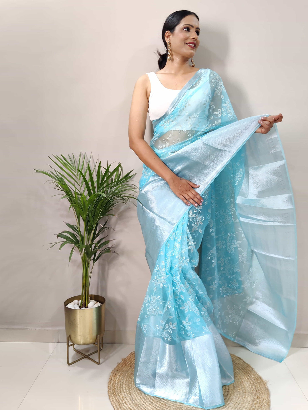 

KALINI Floral Woven Design Zari Ready to Wear Jamdani Saree, Blue