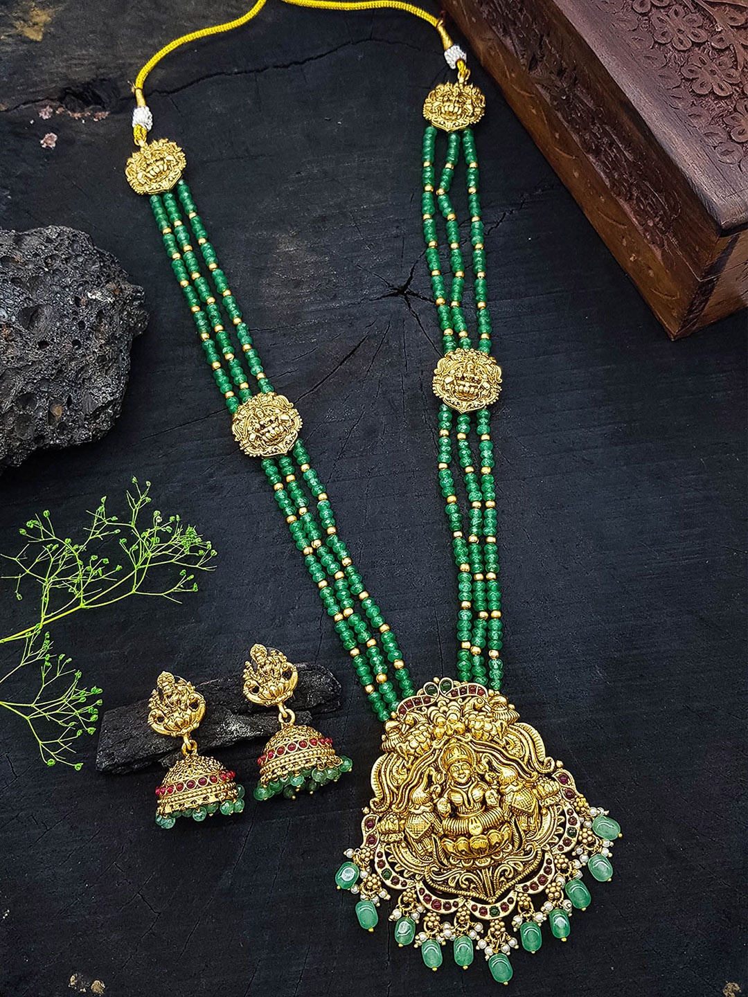 

GRIIHAM Gold Plated Crystal Studded Jewellery Set