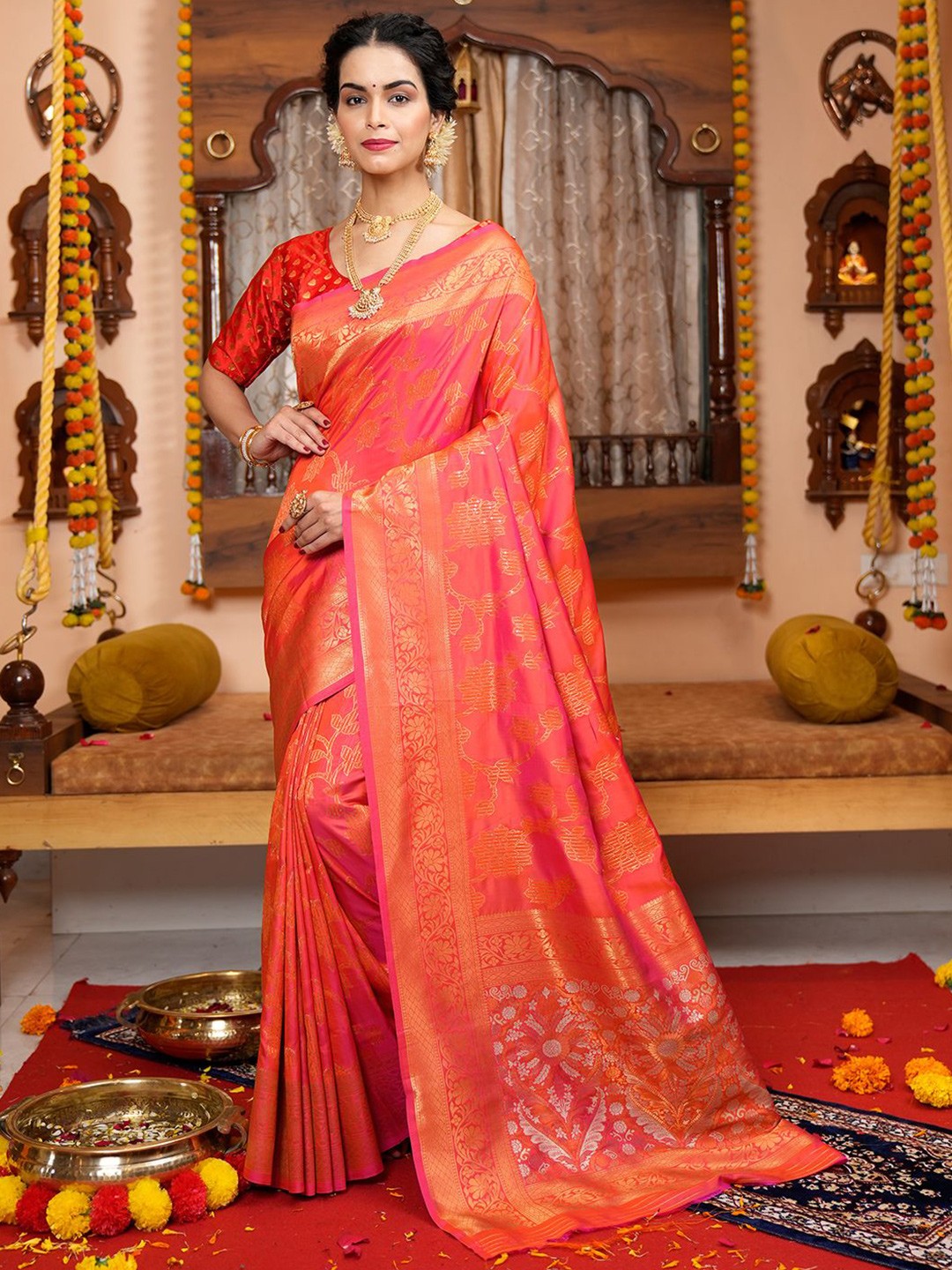 

DEVATITHI Woven Design Zari Silk Blend Kanjeevaram Saree, Pink