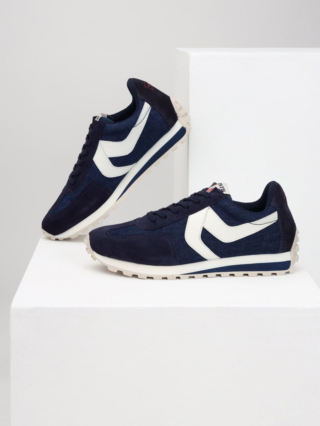 

Levis Men Colourblocked Suede Sneakers, Blue