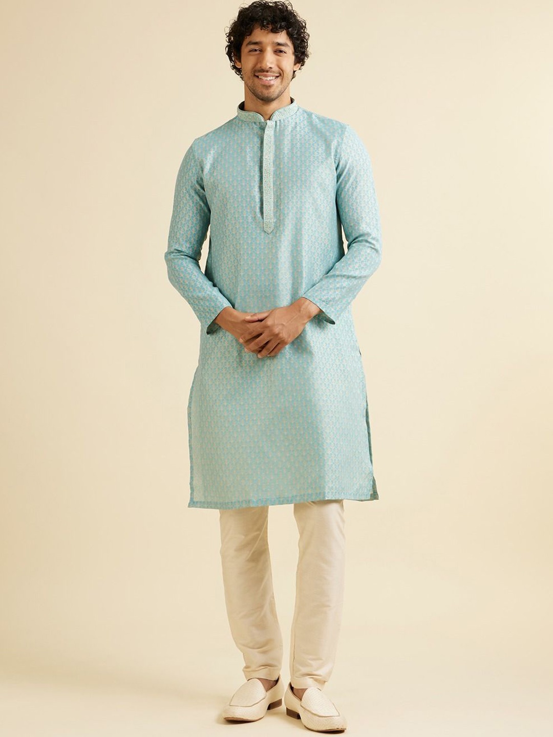 

Manyavar Men Regular Beads and Stones Kurta with Pyjamas, Green
