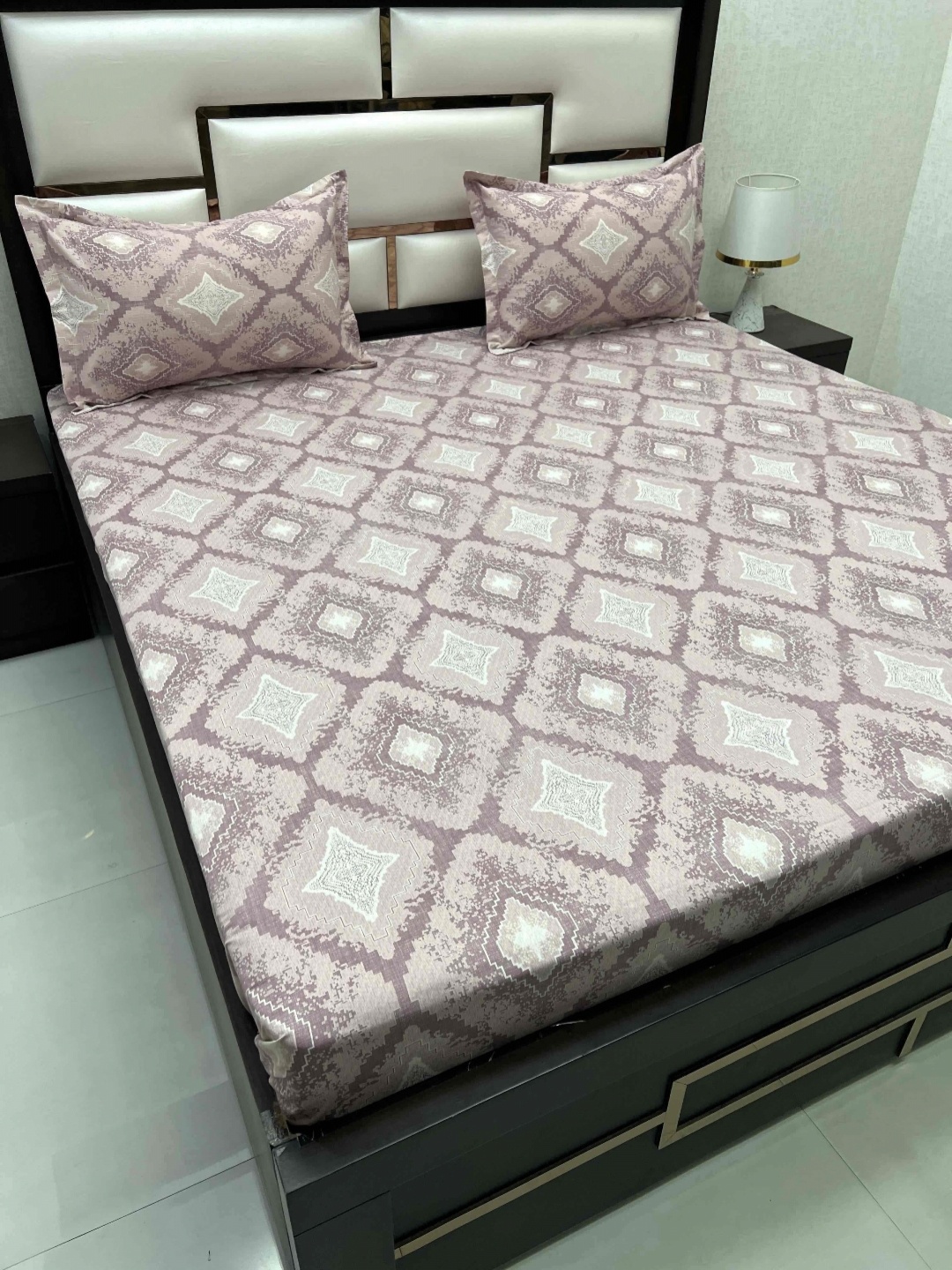 

Pure Decor Purple & White Ethnic Motifs Queen Bedsheet with 2 Pillow Covers