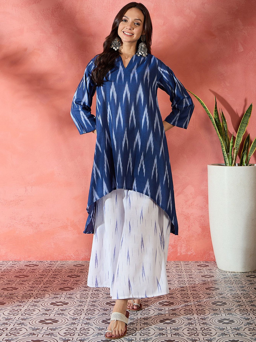 

InWeave Women Printed Regular Pure Cotton Kurta with Palazzos, Blue