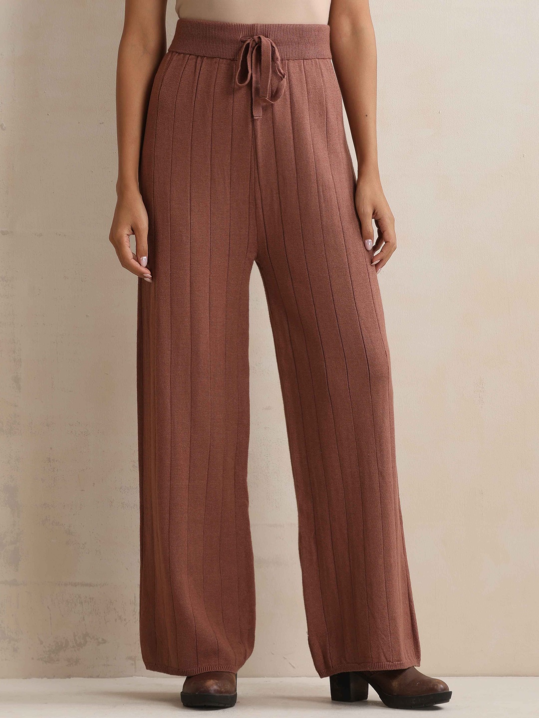 

trueBrowns Women Relaxed Flared Trousers, Peach