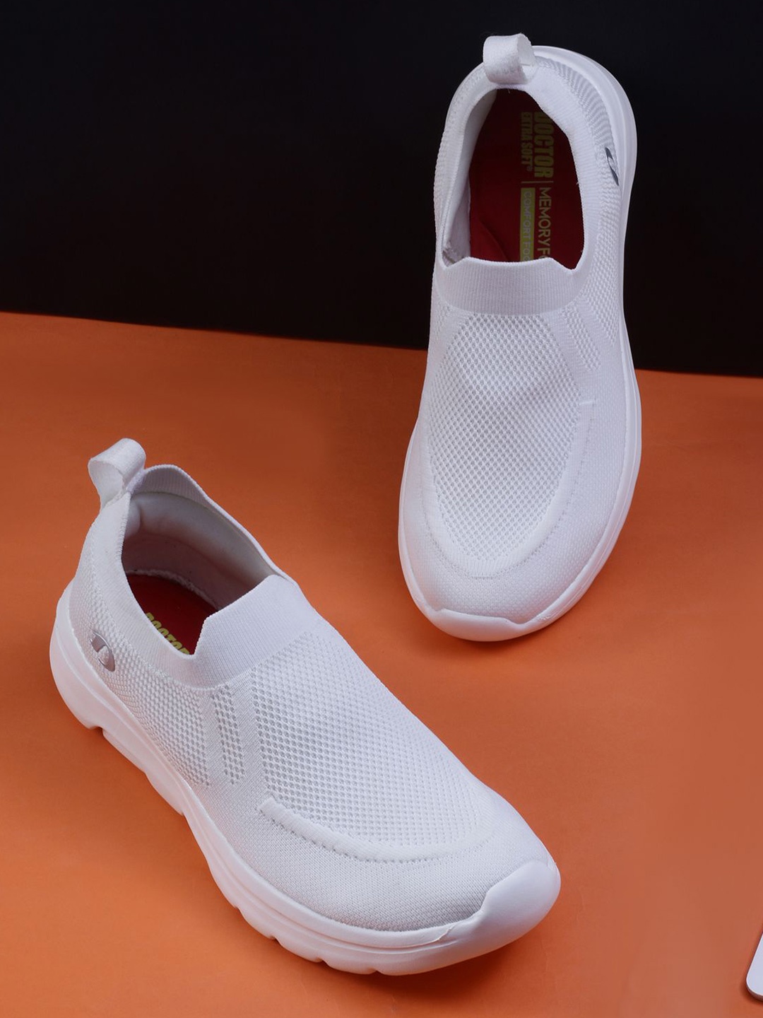 

DOCTOR EXTRA SOFT Men Running Non-Marking Shoes, White