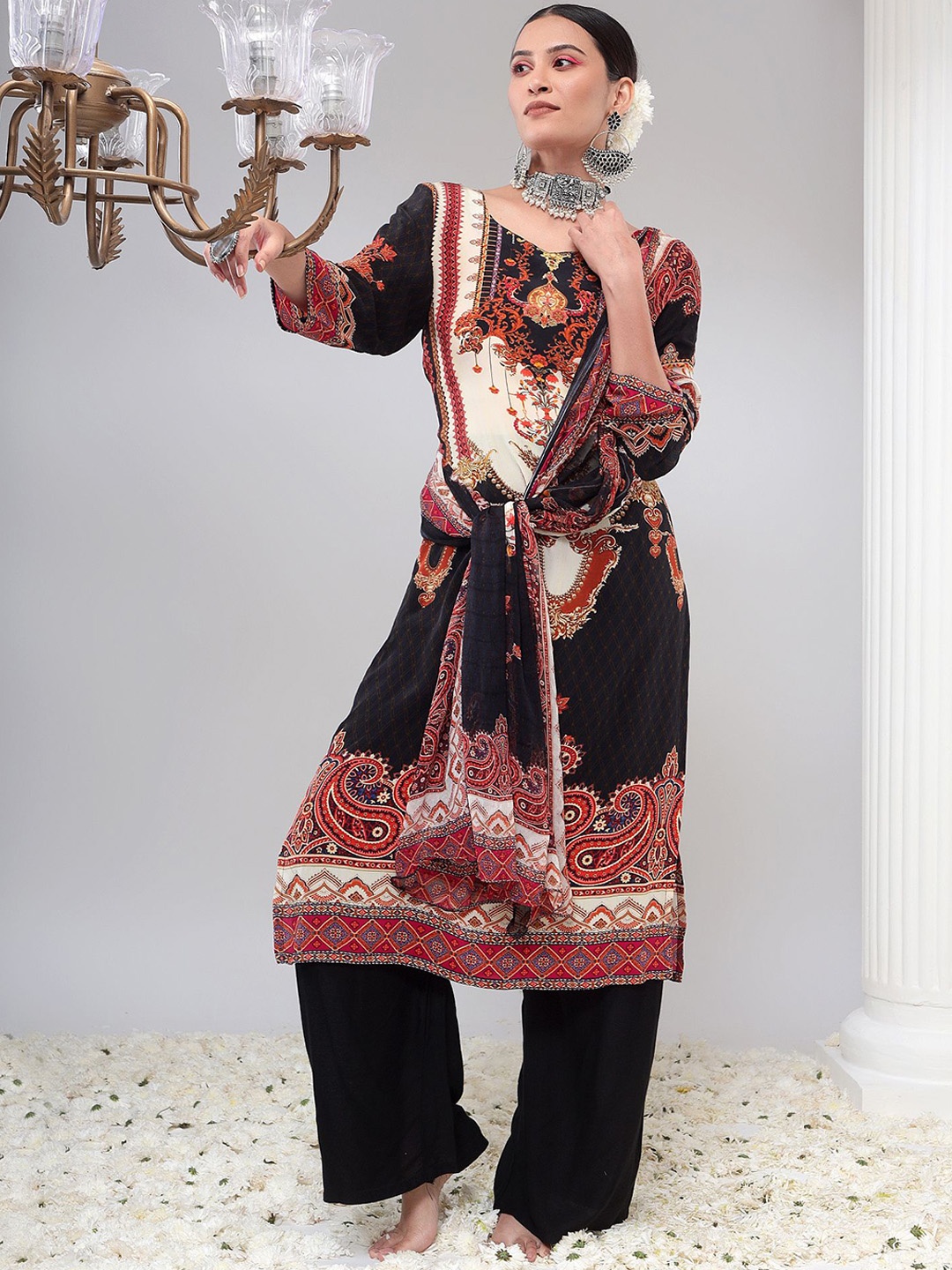 

REETI OF PRINTS Unstitched Dress Material, Black