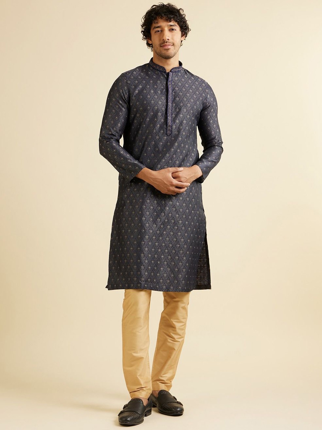 

Manyavar Men Regular Beads and Stones Kurta with Pyjamas, Blue