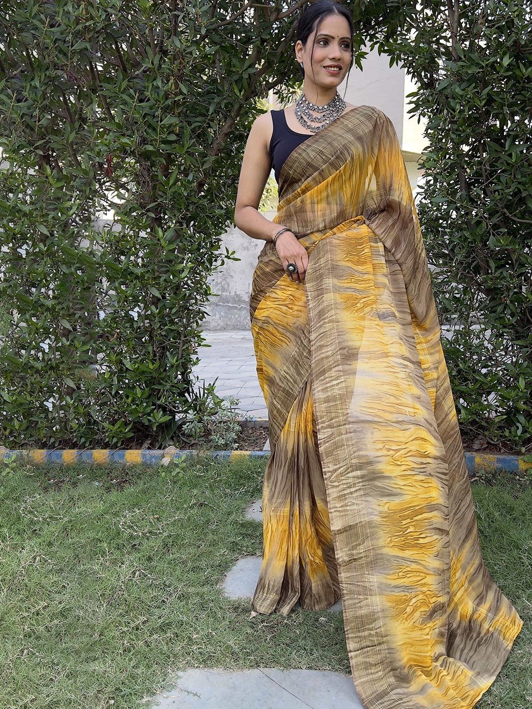 

KALINI Abstract Printed Ready to Wear Pure Chiffon Jamdani Saree, Yellow