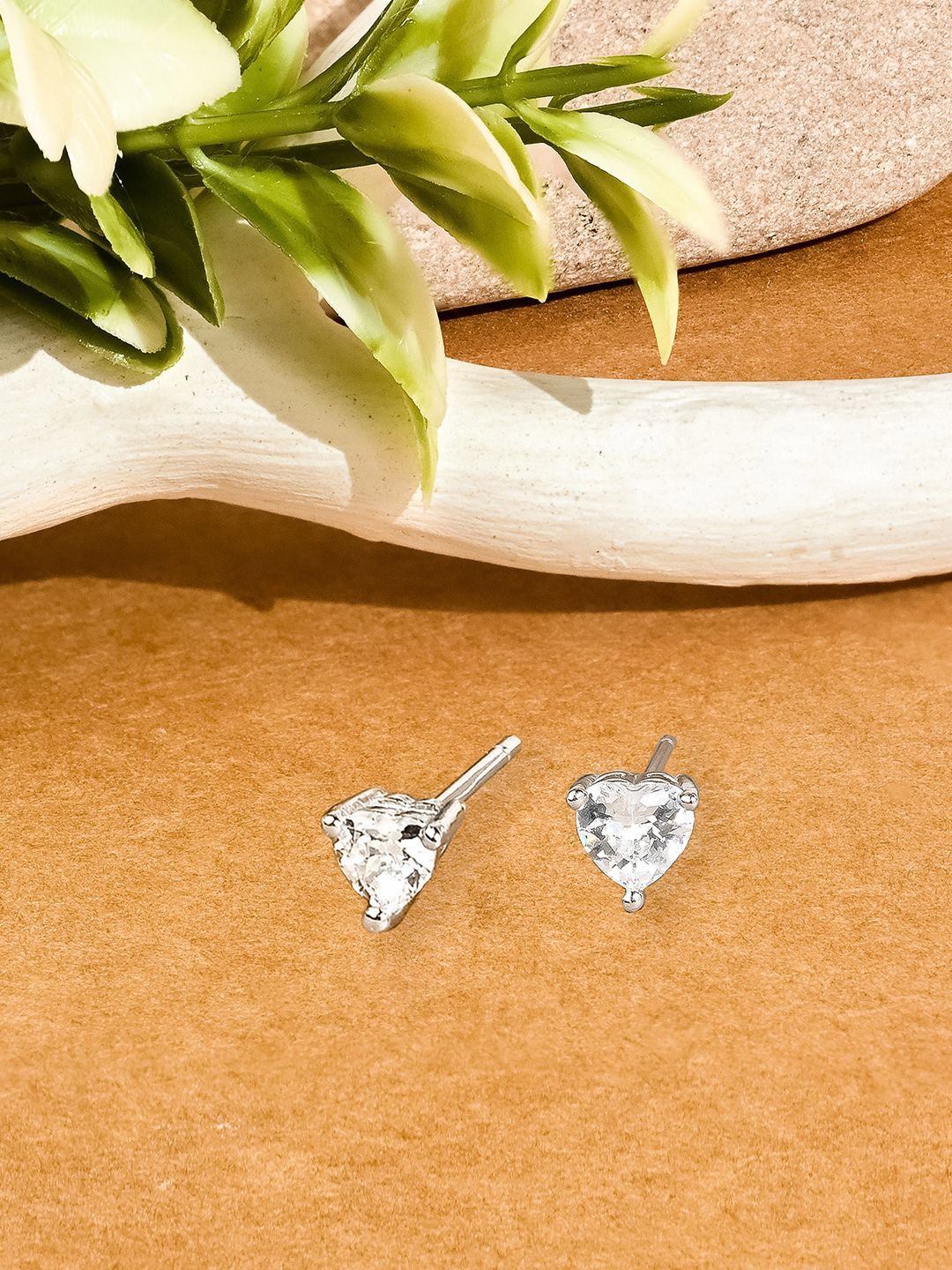 

TOUCH925 Silver Heart Shaped Sleek Heart Cubic Zirconia Stone Studded Studs