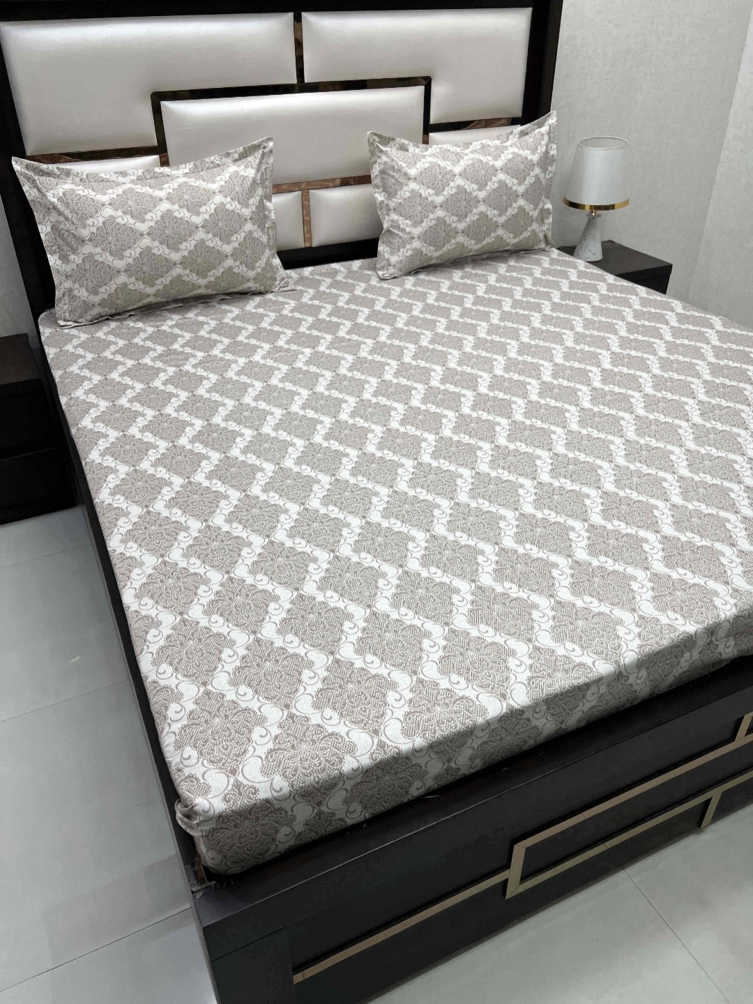 

Pure Decor Brown & White Ethnic Motifs Queen Bedsheet with 2 Pillow Covers