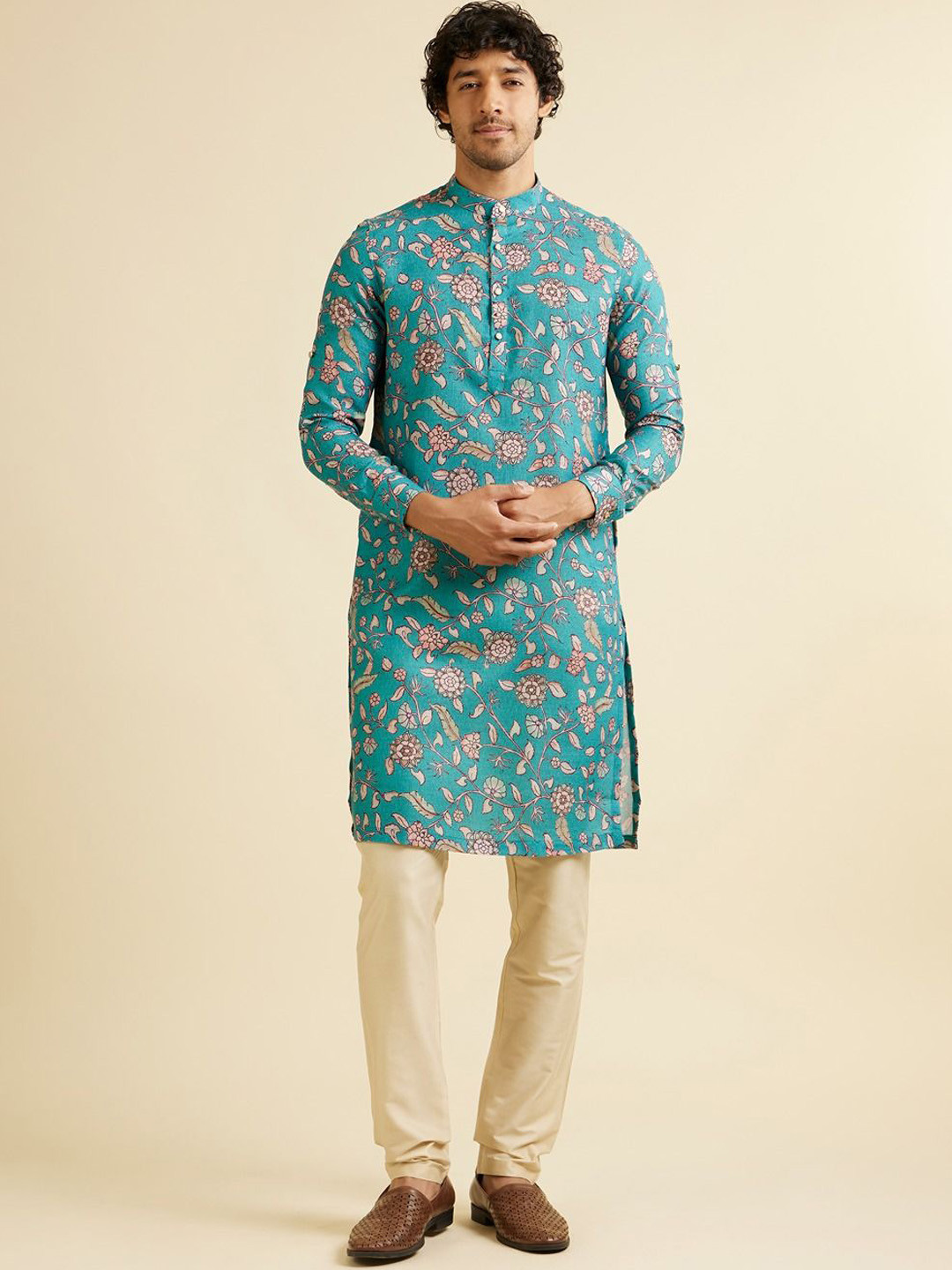 

Manyavar Men Floral Printed Kurta, Turquoise blue