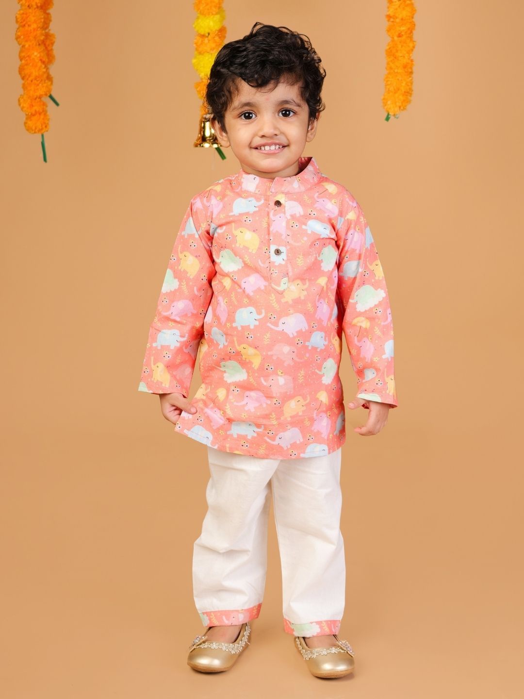 

MAMA AND PEACHES Kids Printed Pure Cotton Kurta & Trousers, Pink