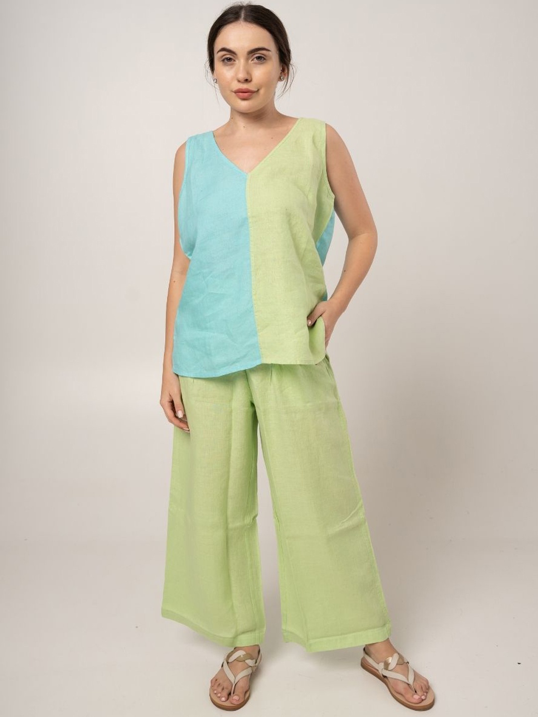 

Fabulous Colorblocked V-Neck Linen Top & Palazzos, Lime green