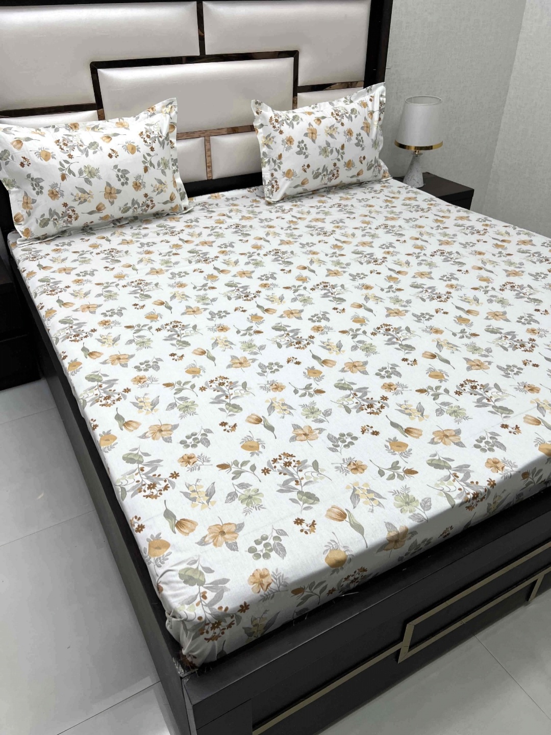 

Pure Decor White & Brown Floral 260 TC Queen Bedsheet with 2 Pillow Covers