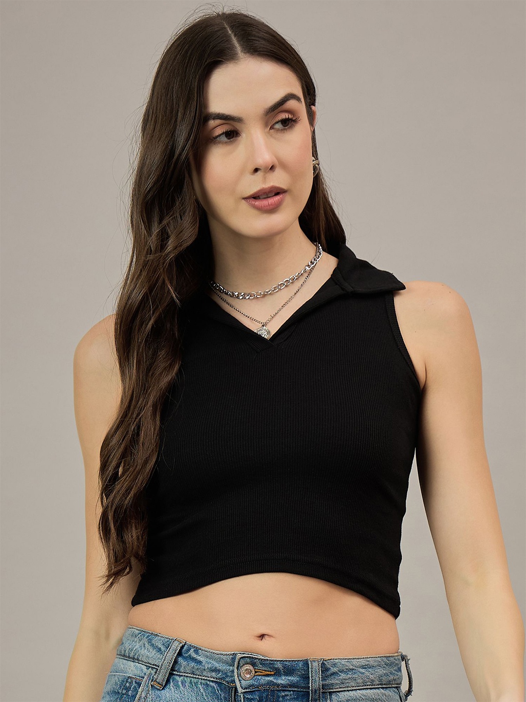 

The Roadster Lifestyle Co Women V-Neck Sleeveless Crop Top, Black