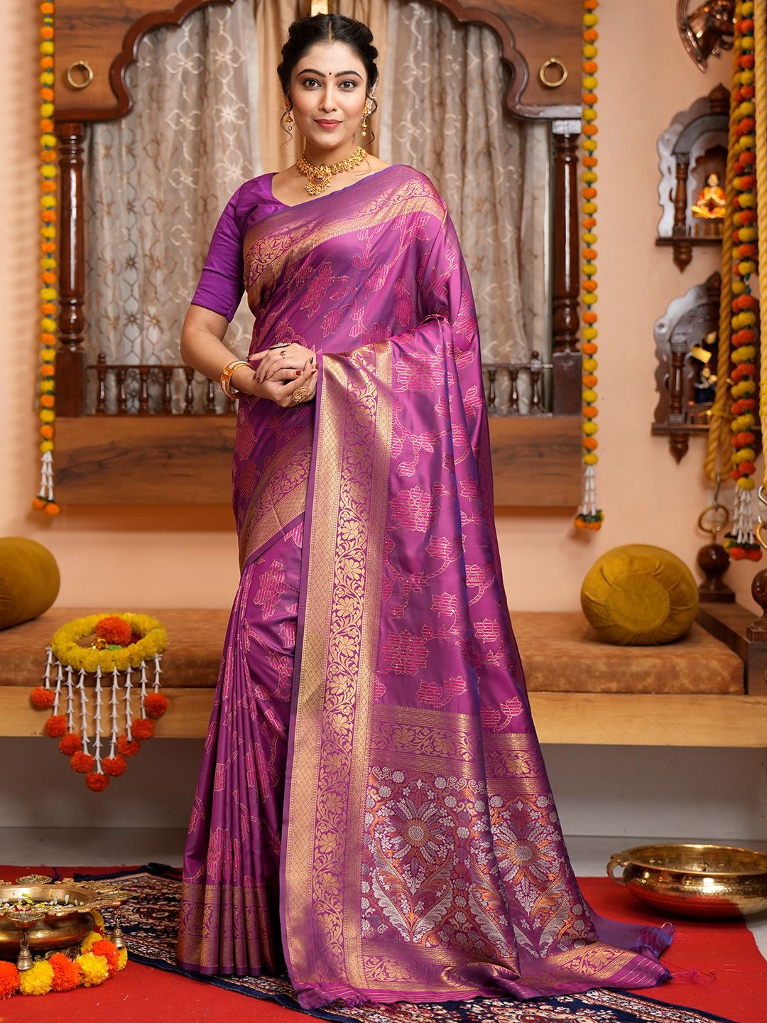 

DEVATITHI Woven Design Zari Silk Blend Kanjeevaram Saree, Purple