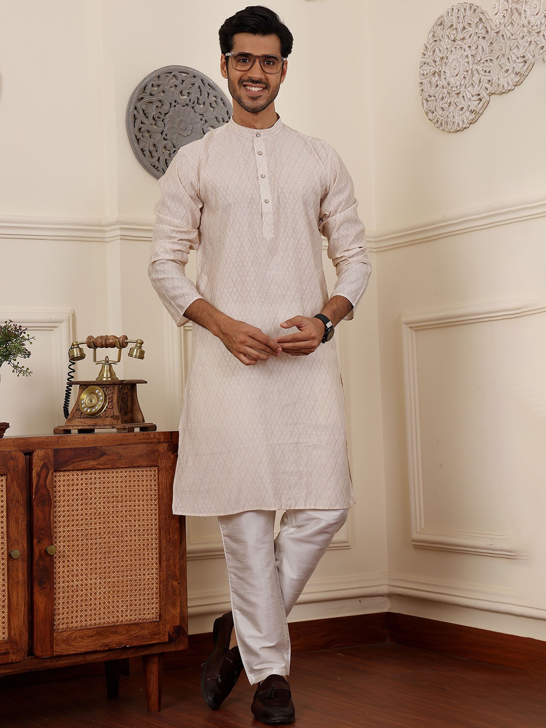 

Rawayi Men Geometric Printed Thread Work Kurta, White