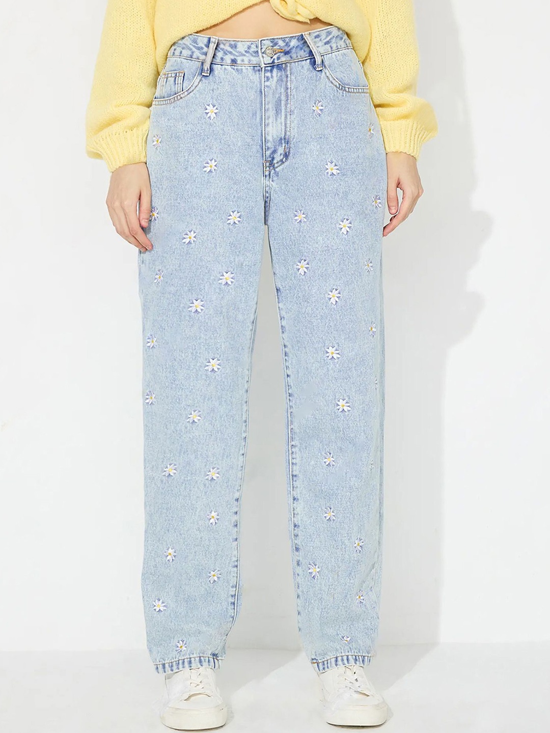 

StyleCast x Revolte Women Boyfriend Fit Light Fade Jeans, Blue