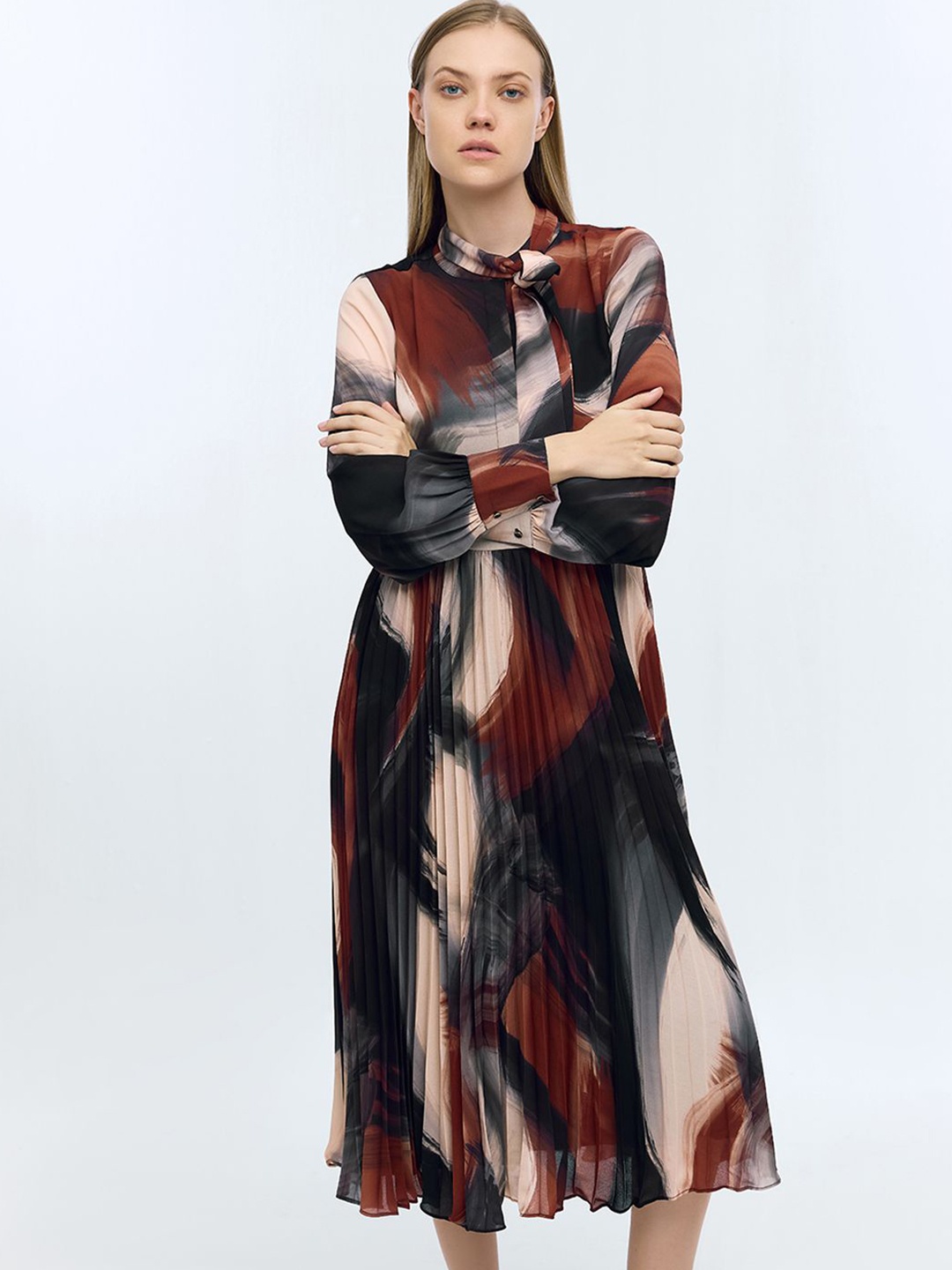 

COVER STORY Print Tie-Up Neck Fit & Flare Maxi Dress, Multi