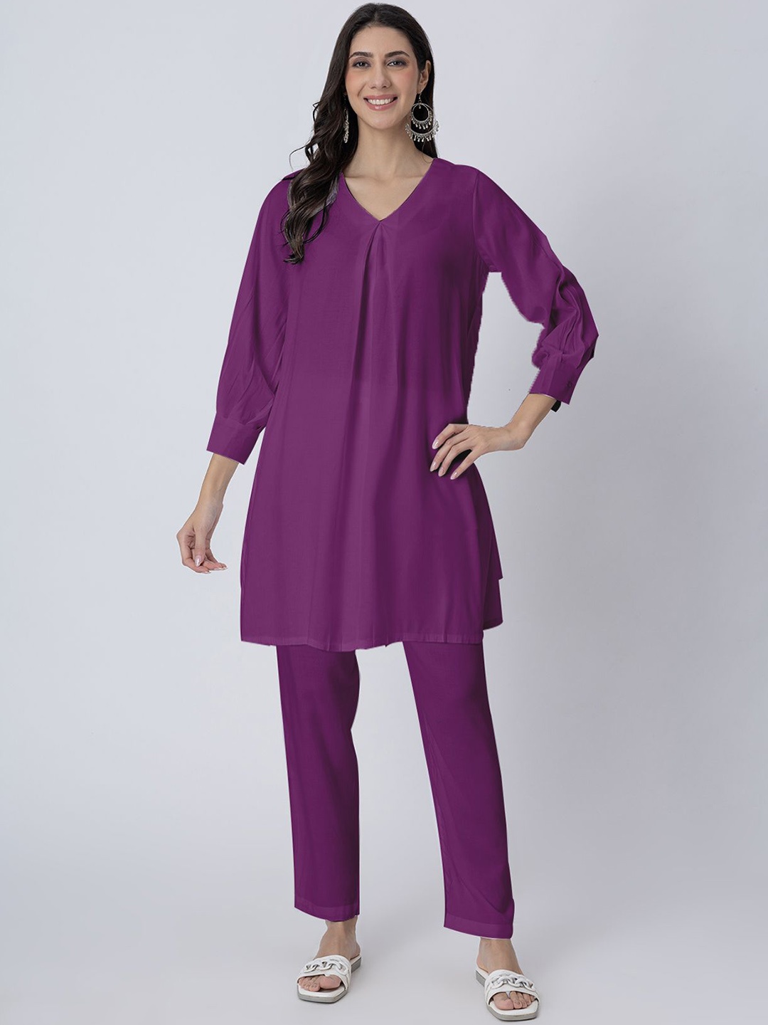

Moomaya Women Regular Kurti with Trousers, Purple