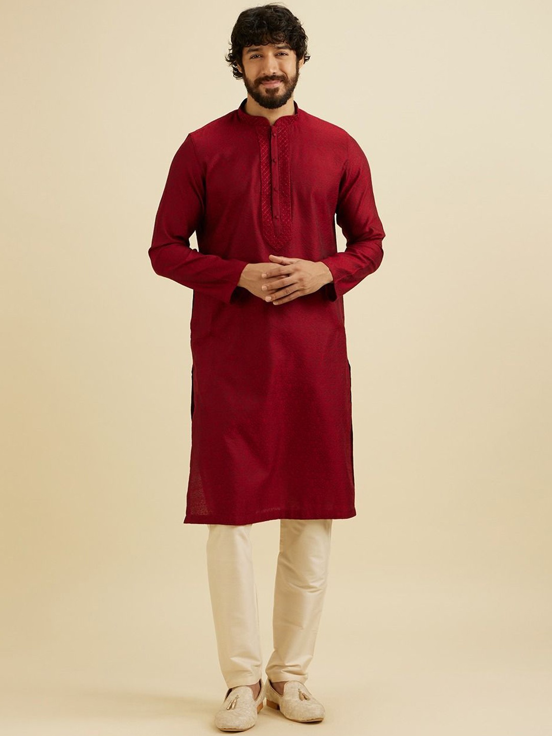 

Manyavar Men Ethnic Motifs Embroidered Regular Sequinned Kurta with Pyjamas, Maroon