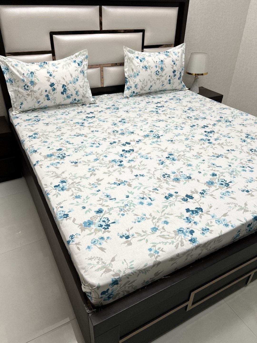 

Pure Decor White & Blue Floral 300 TC Queen Bedsheet with 2 Pillow Covers