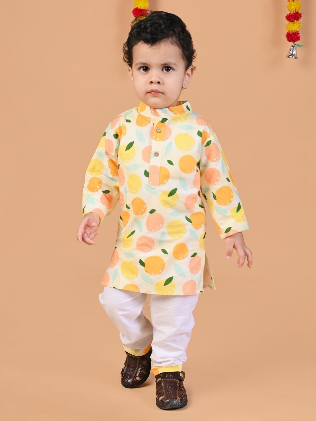 

MAMA AND PEACHES Kids Printed Pure Cotton Kurta & Trousers, Cream