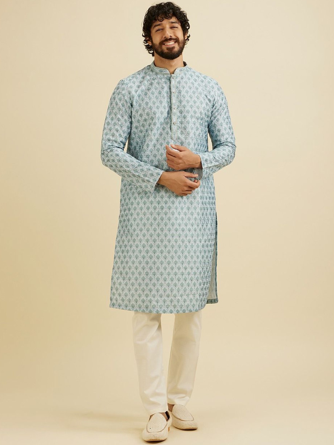 

Manyavar Men Floral Embroidered Regular Sequinned Kurta with Pyjamas, Green