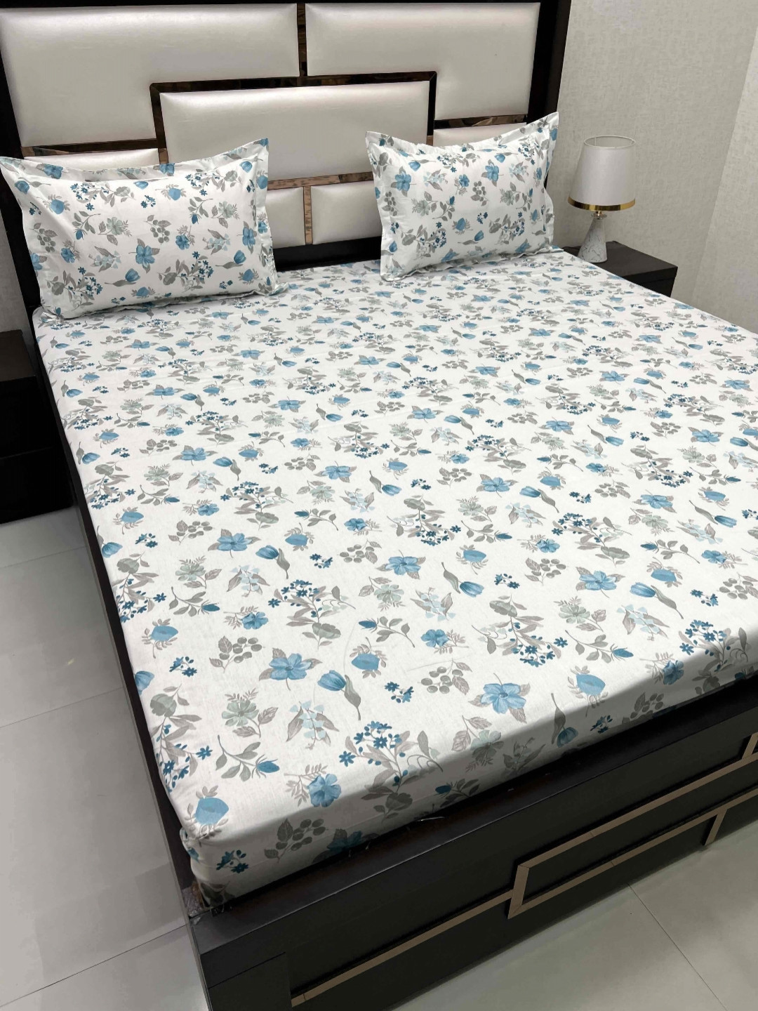 

Pure Decor White & Blue Floral 220 TC Queen Bedsheet with 2 Pillow Covers
