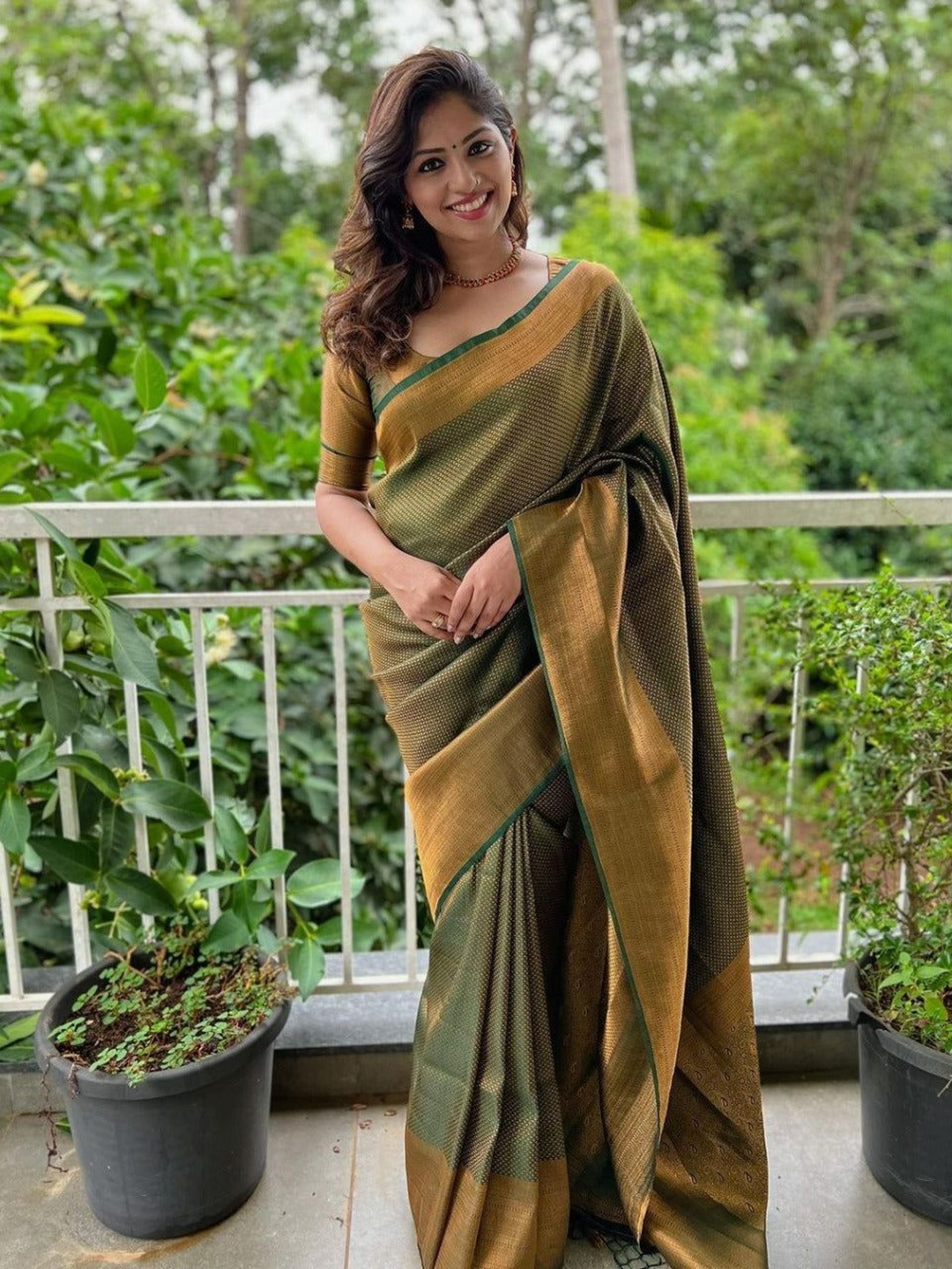 

Areca Designer Woven Design Zari Pure Silk Banarasi Saree, Green
