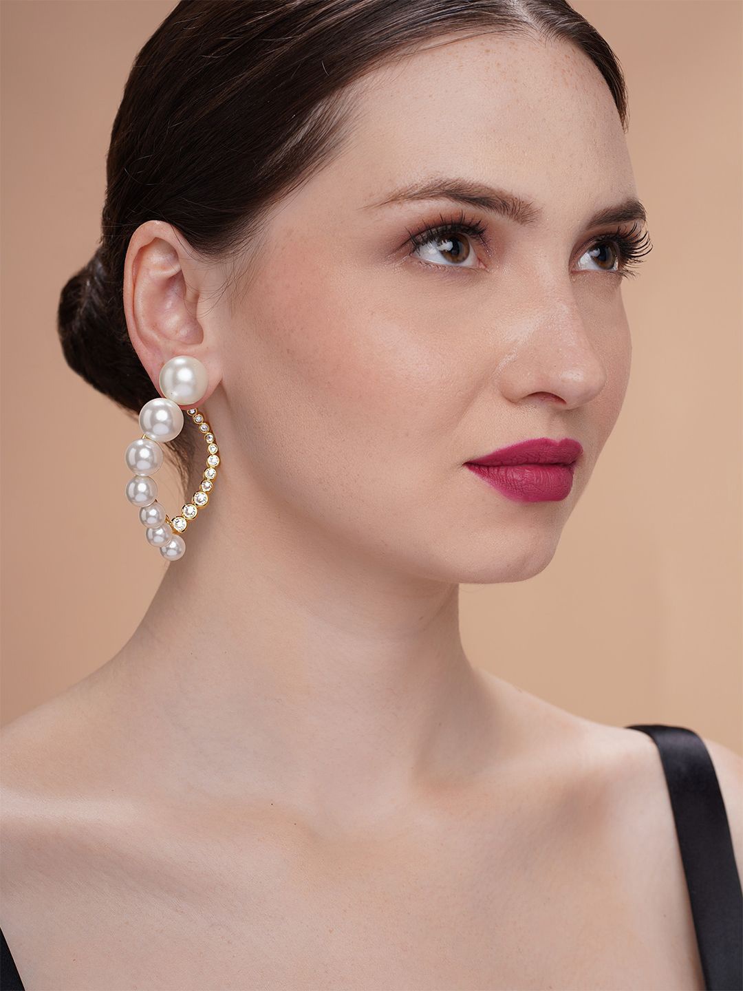 

Isharya Contemporary Studs Earrings, Gold