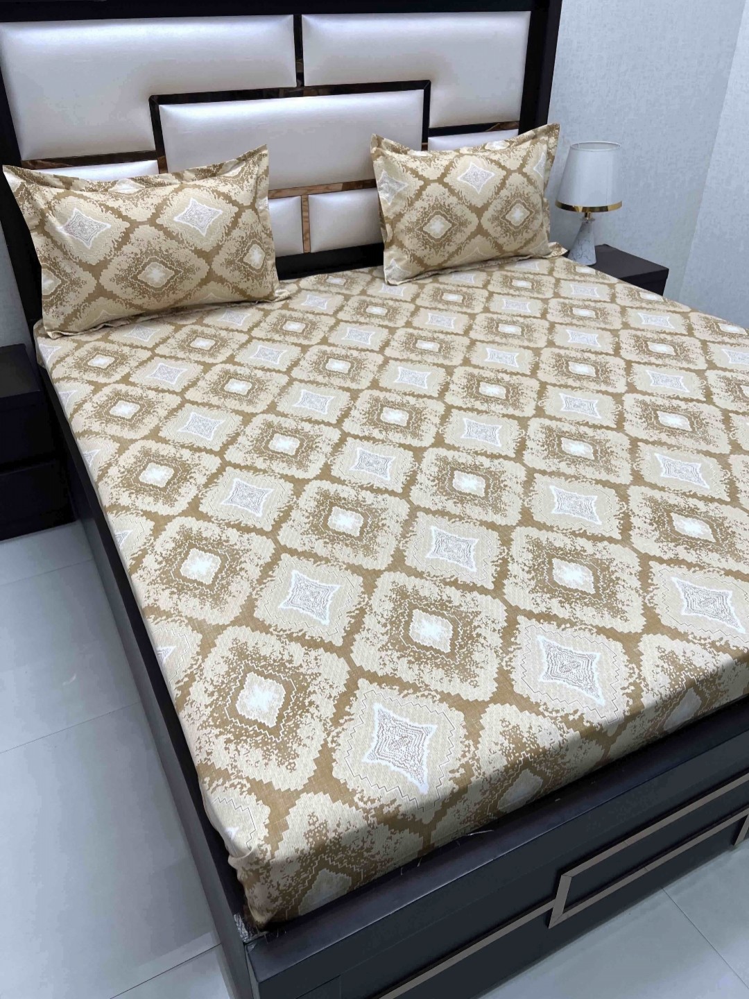 

Pure Decor Brown & White Ethnic Motifs 260 TC Queen Bedsheet with 2 Pillow Covers
