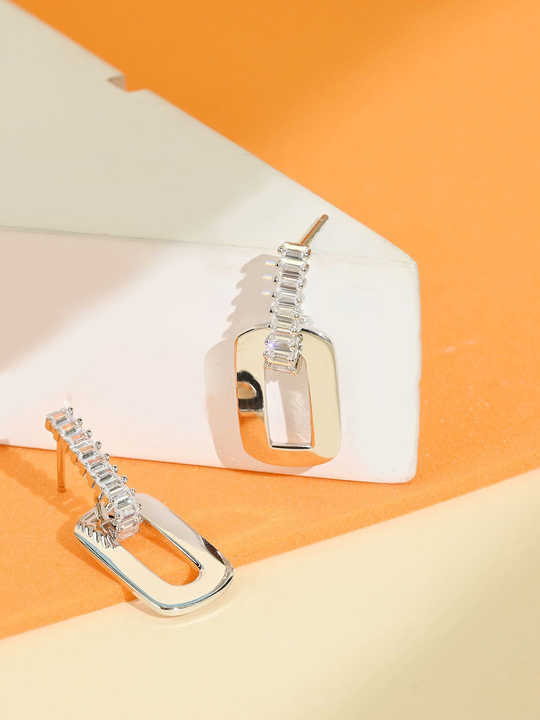 

TOUCH925 Silver Elegant Crystal Drop Earrings