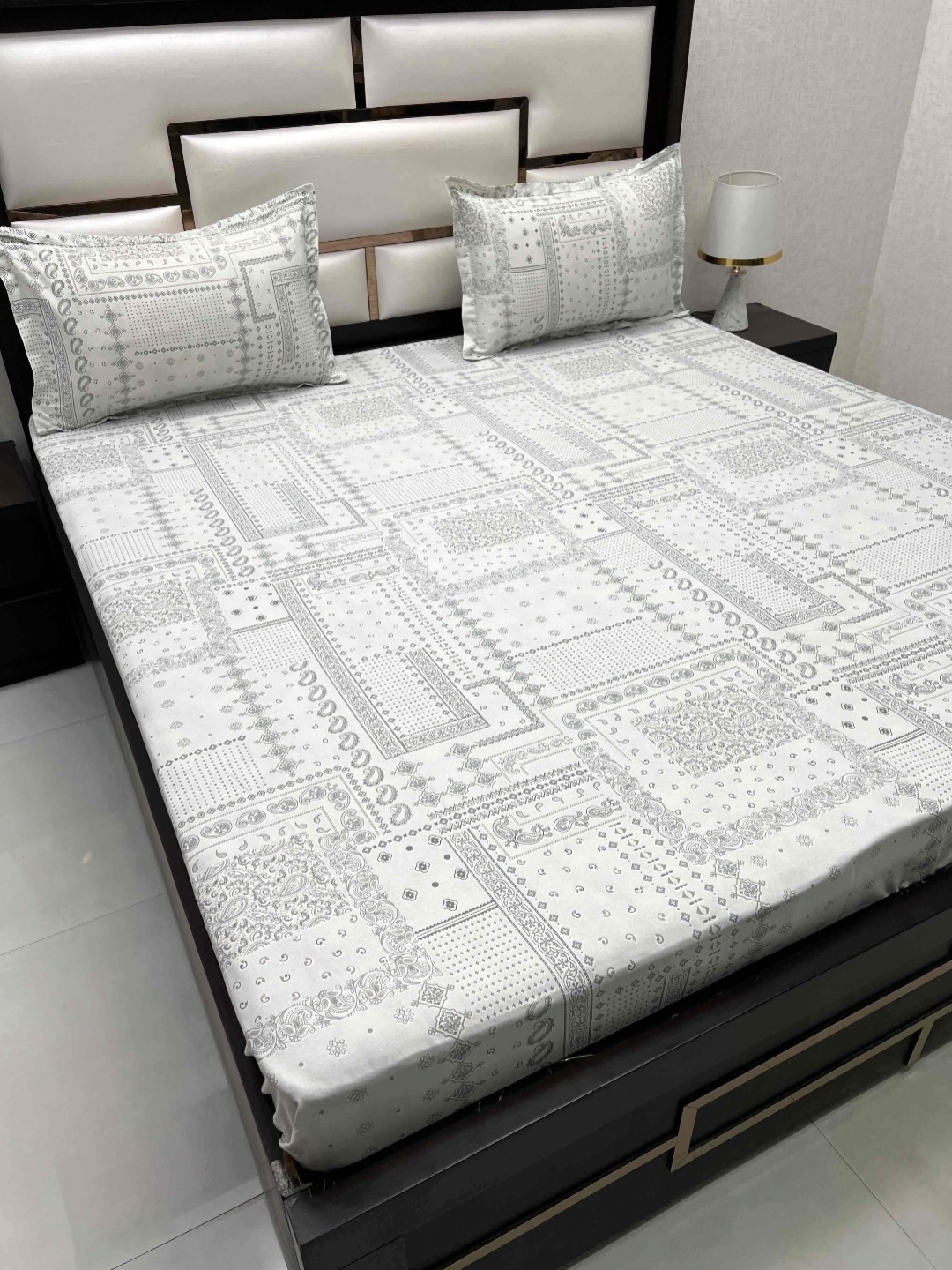 

Pure Decor Grey & White Ethnic Motifs Queen Bedsheet with 2 Pillow Covers