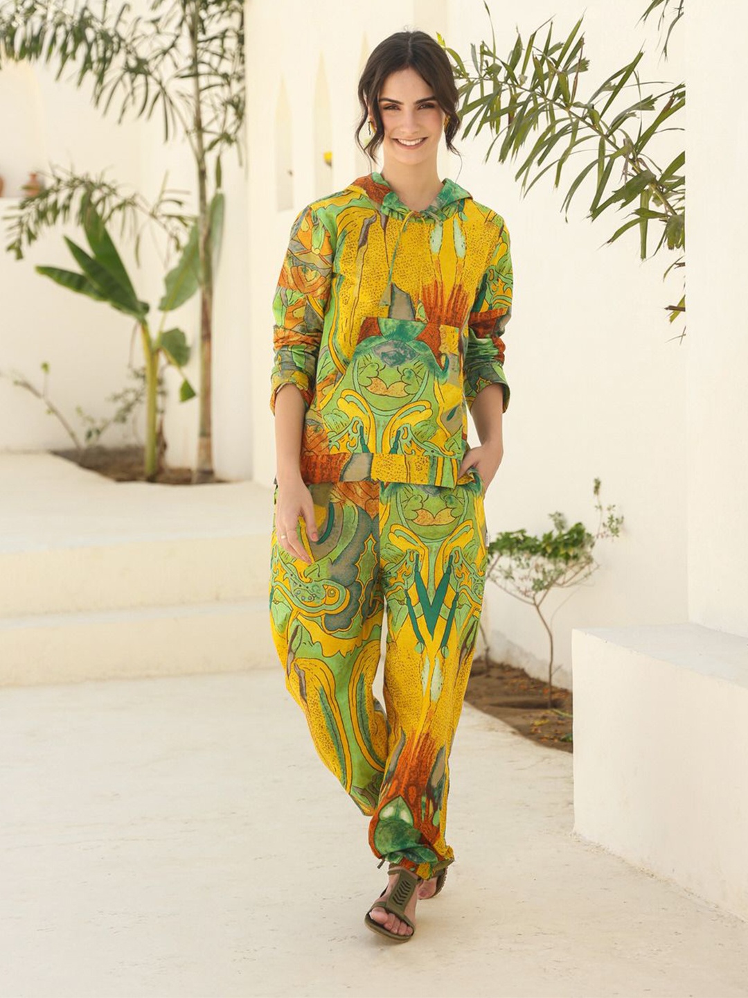 

JISORA Abstract Printed Pure Cotton Sweatshirt With Joggers, Yellow