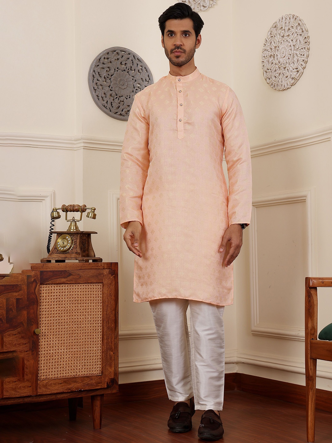 

Rawayi Men Printed Gotta Patti Kurta, Peach