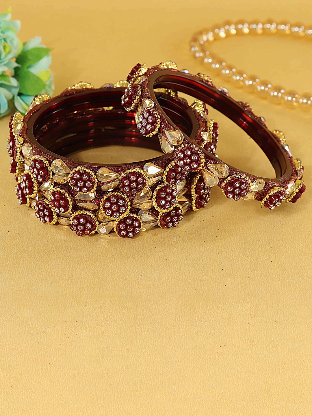 

ZULKA Set Of 4 CZ-Studded Bangles, Gold