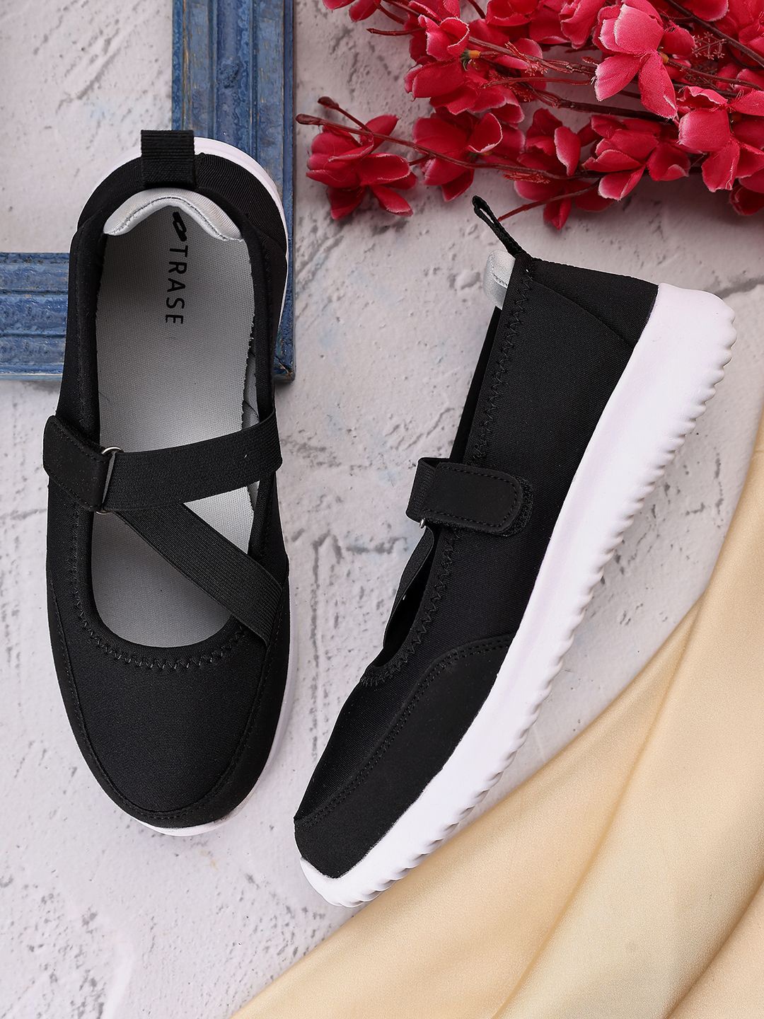 

TRASE Women Ballerinas Flats, Black