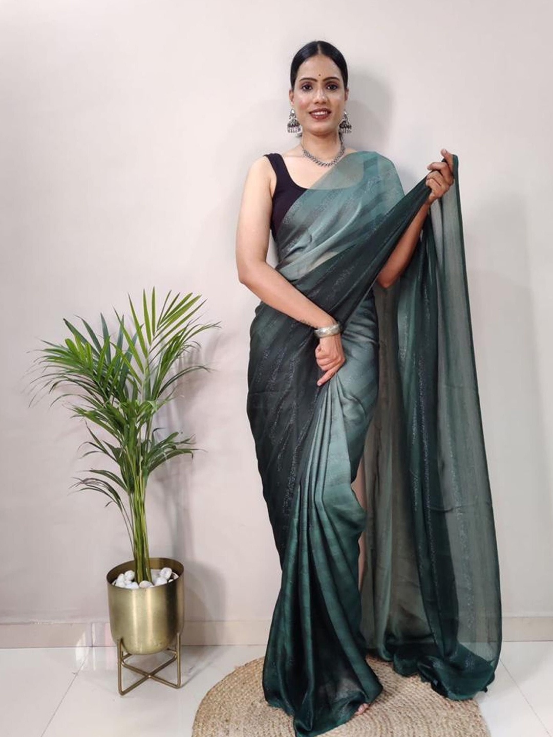 

KALINI Striped Pure Chiffon Ready to Wear Jamdani Saree, Green
