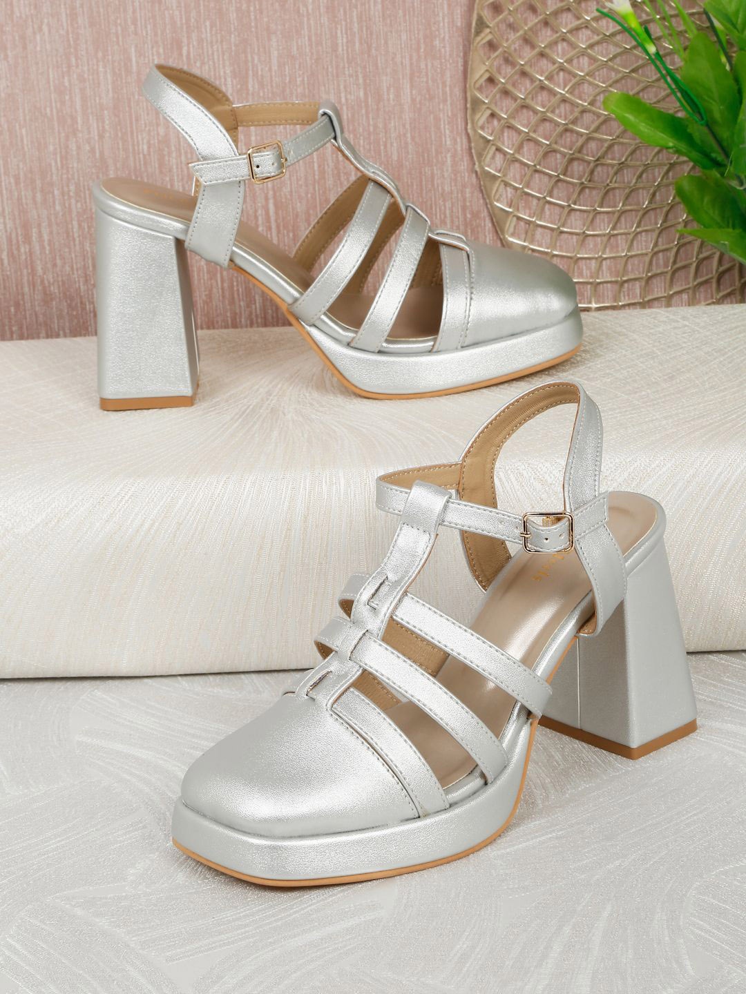 

Flat n Heels Women Ankle Loop Block Sandals, Silver