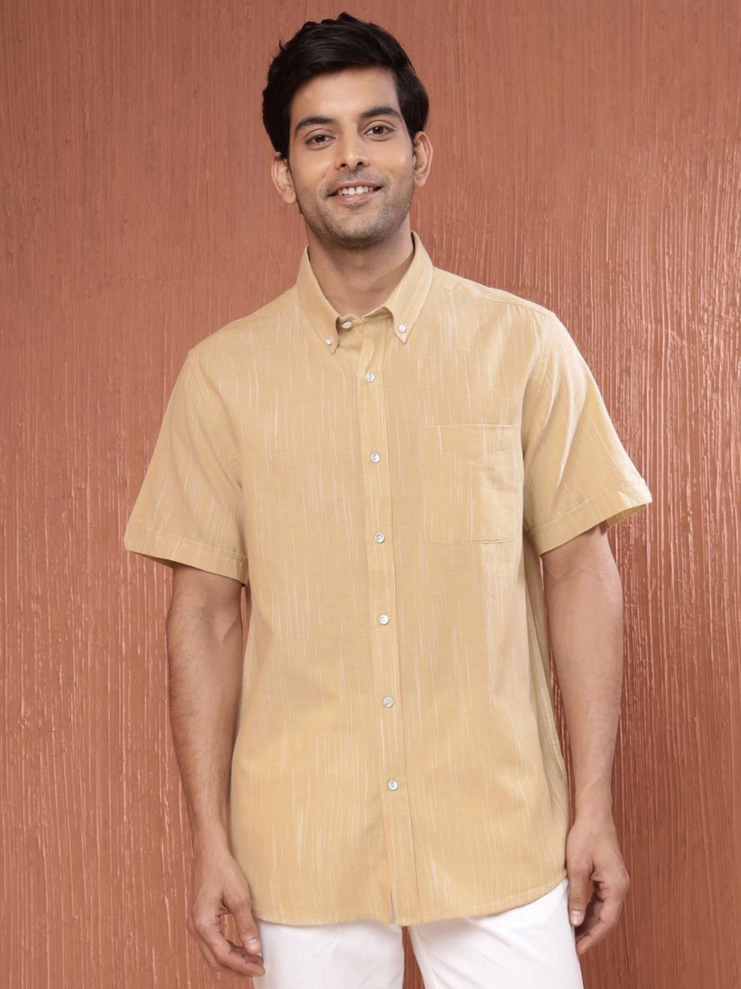 

Fabindia Men Opaque Casual Shirt, Beige