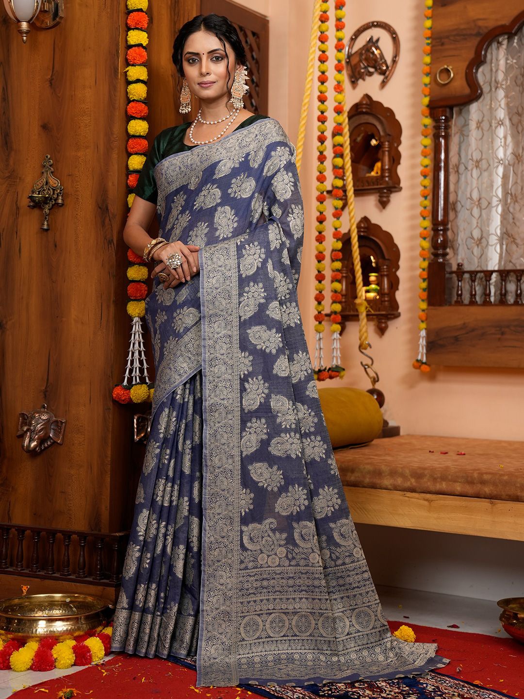 

DEVATITHI Saree, Grey