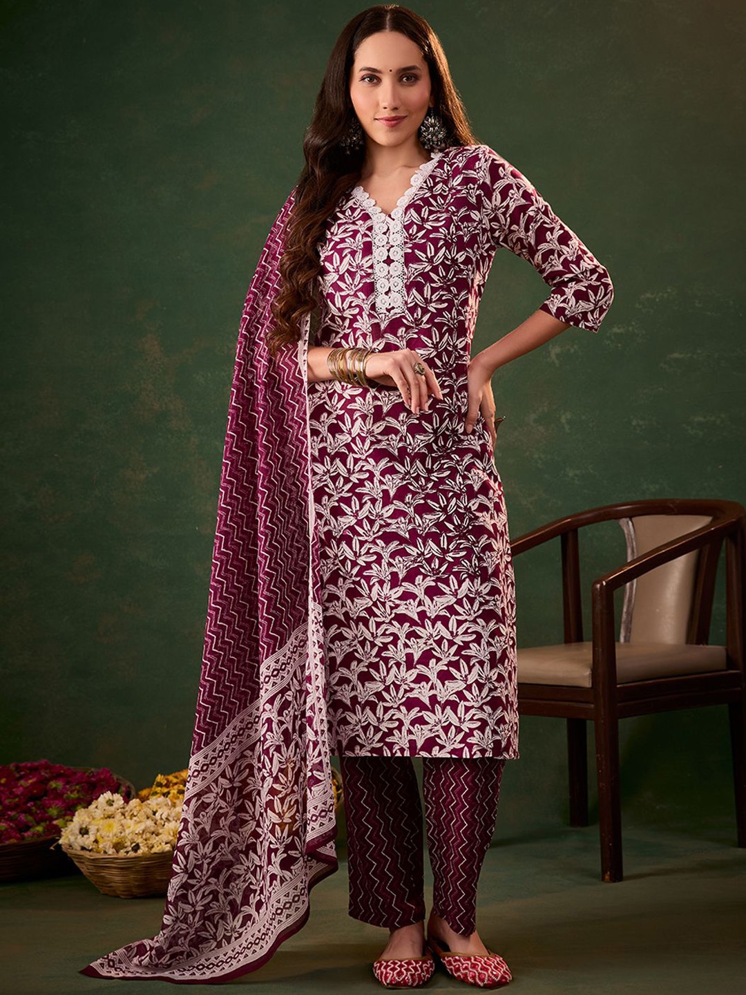 

HEEPOSH Women Floral Printed Regular Pure Cotton Kurta with Trousers & With Dupatta, Purple