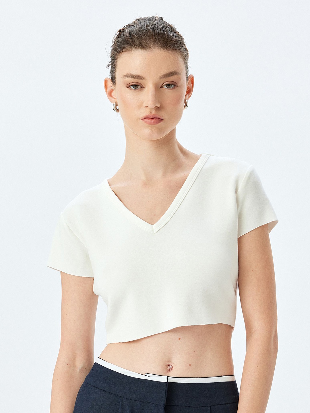 

Koton Women V-Neck Pockets T-shirt, White