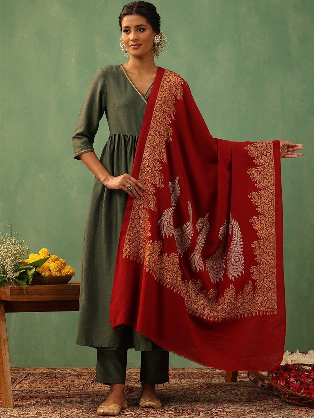 

DUSALA INDIA Women Shawl, Red