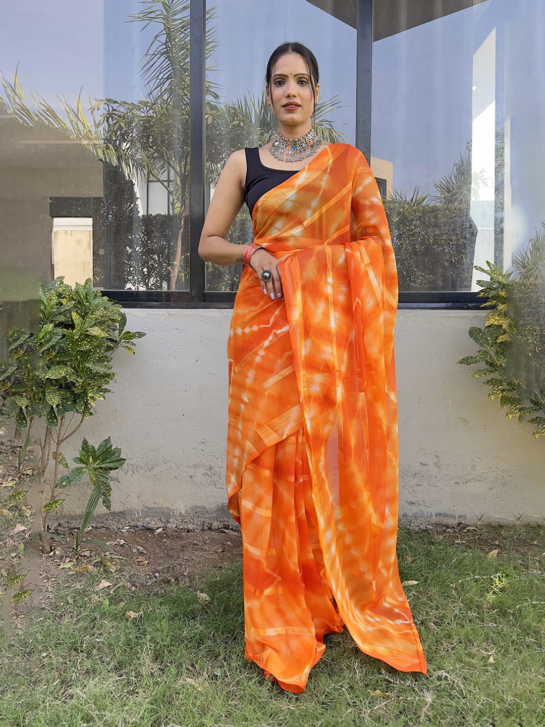 

KALINI Tie and Dye Printed Pure Georgette Ready to Wear Jamdani Saree, Orange