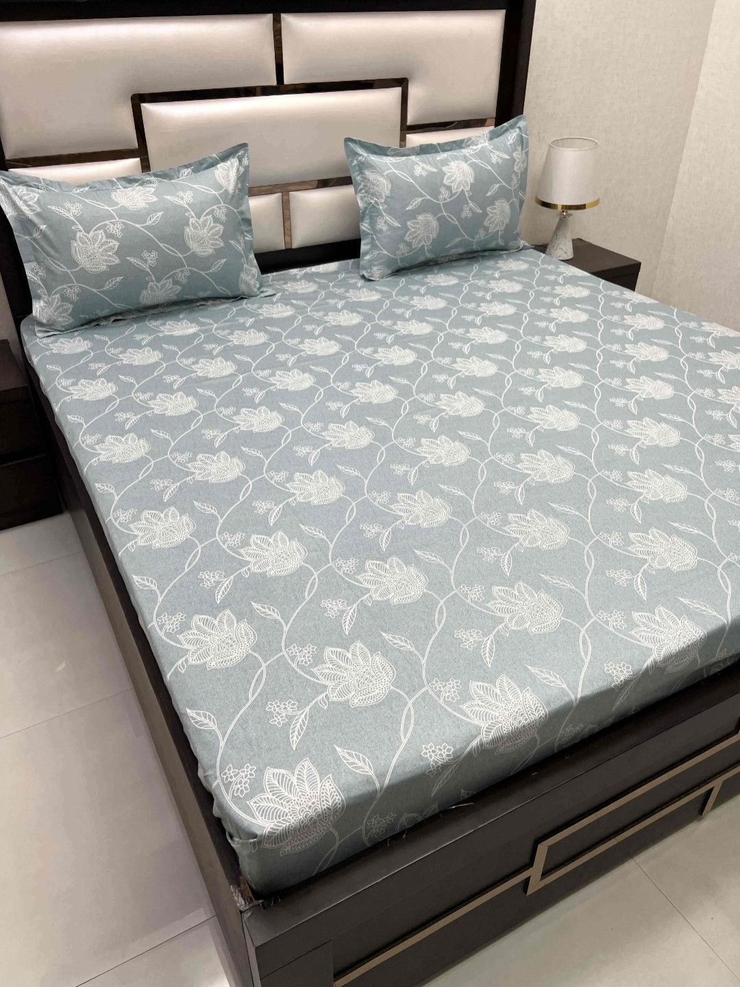 

Pure Decor Grey & White Floral 250 TC Queen Bedsheet with 2 Pillow Covers