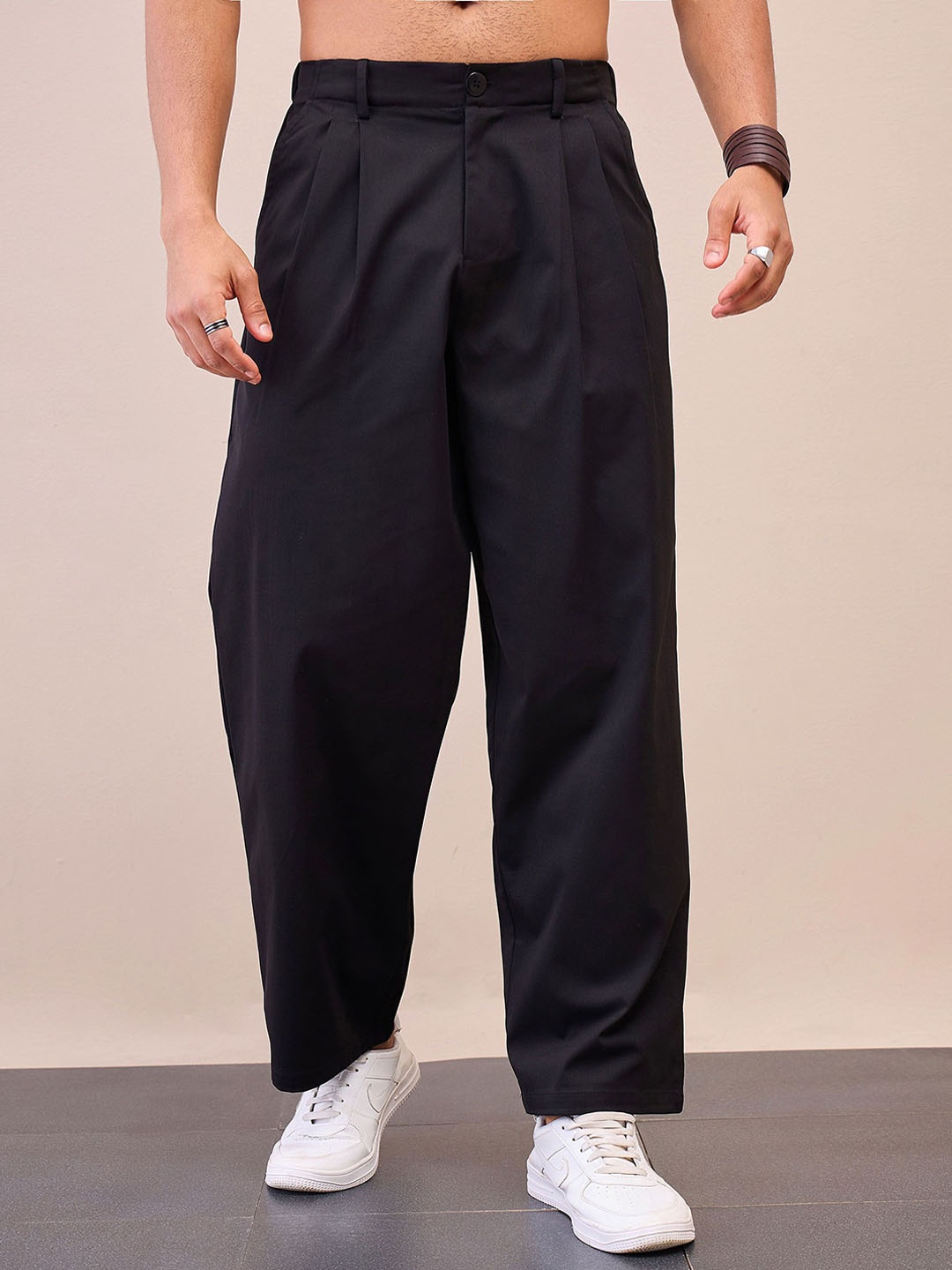 

MASCLN SASSAFRAS Men Loose Fit Pleated Korean Trousers, Black
